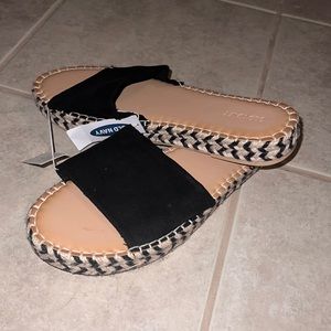 Sandals 
10
